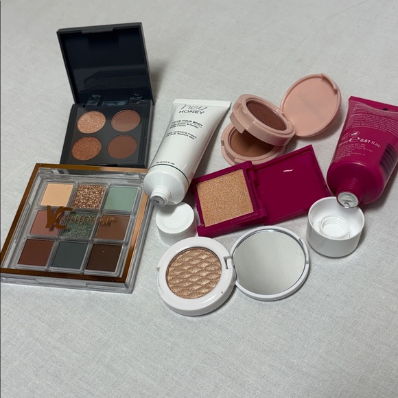Makeup Sample Bundle - Picture 4 of 5